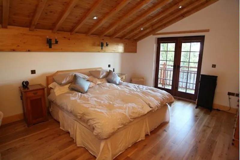 Bedroom at Film location C816 in Yorkshire (photo 8)