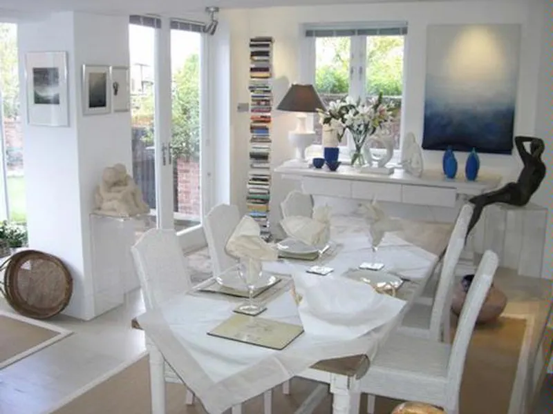 Dining room at Pretty white Altrincham house, A1271 (photo 4)