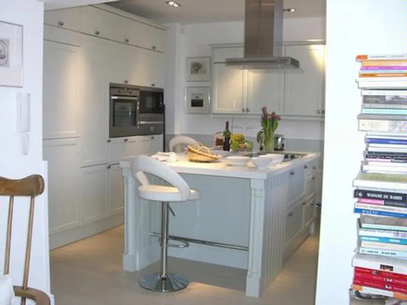 Kitchen at Pretty white Altrincham house, A1271 (photo 6)