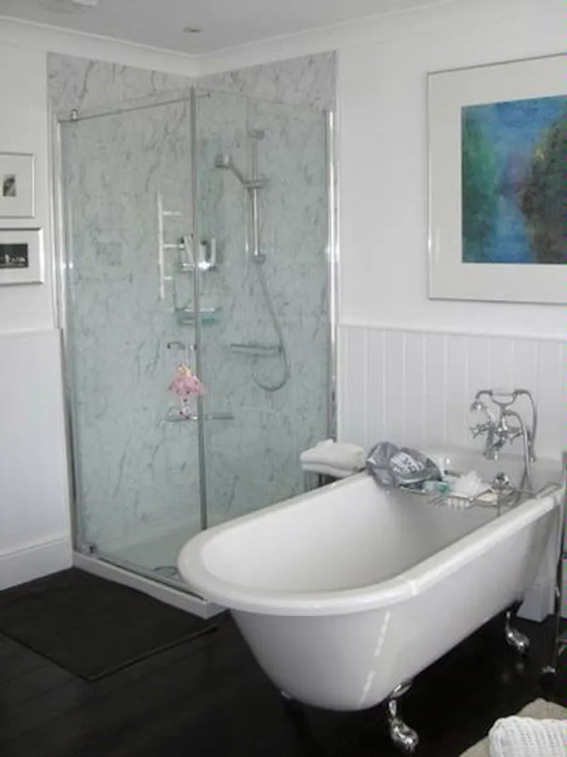 Bathroom at Pretty white Altrincham house, A1271 (photo 17)