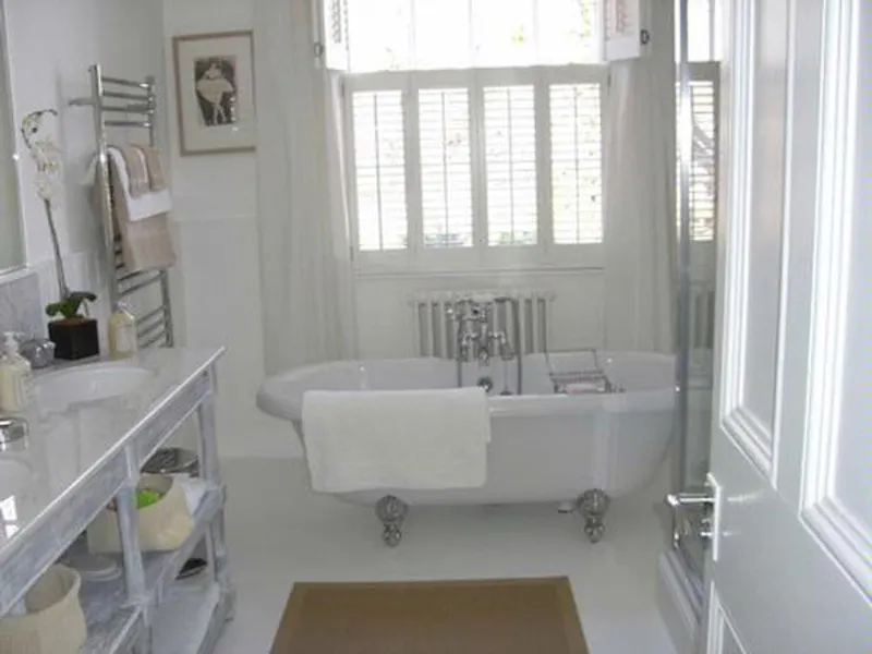 Pretty white Altrincham house, A1271 (photo 18)