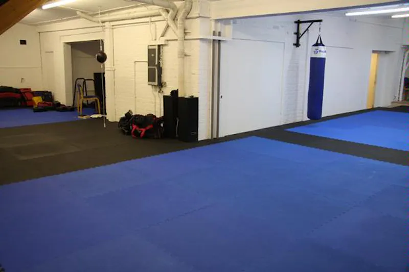 Gym & fitness studio in Barnet, Q55 (photo 3)