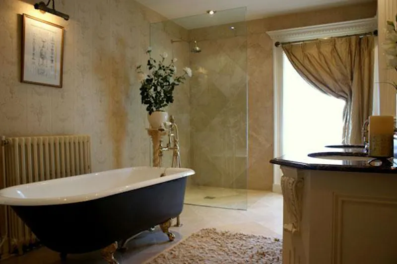 Bathroom at Traditional Georgian house , A1273 (photo 13)