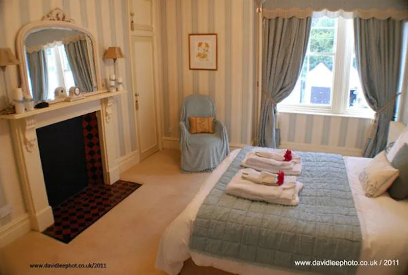 Bedroom at Traditional Georgian house , A1273 (photo 16)