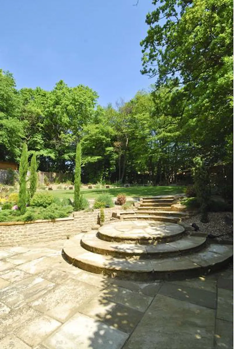 Terrace/Patio at Film location D2079 in Middlesex (photo 18)
