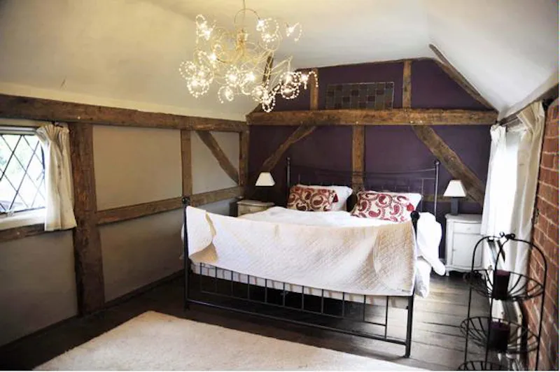 Bedroom at Film location C817 in West Sussex (photo 9)