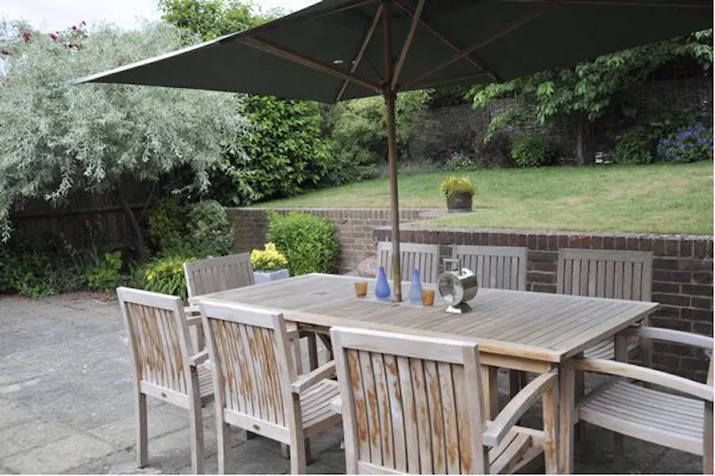 Terrace/Patio at Film location C817 in West Sussex (photo 12)