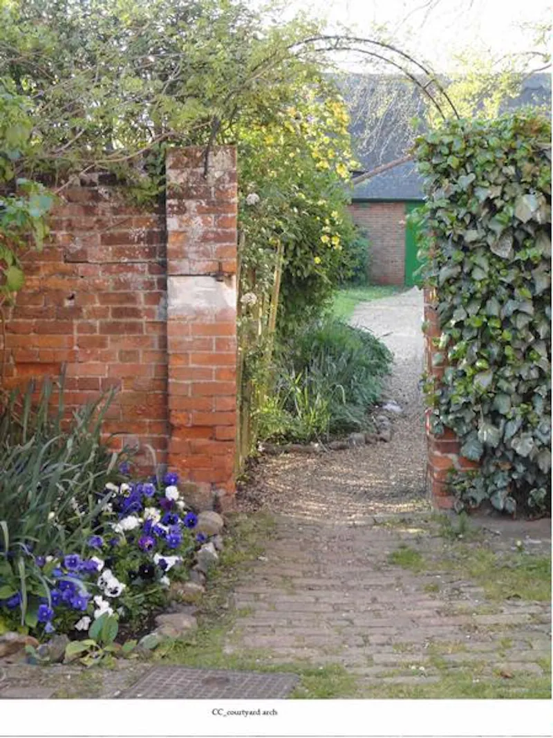 Film location H120 in Suffolk (photo 34)