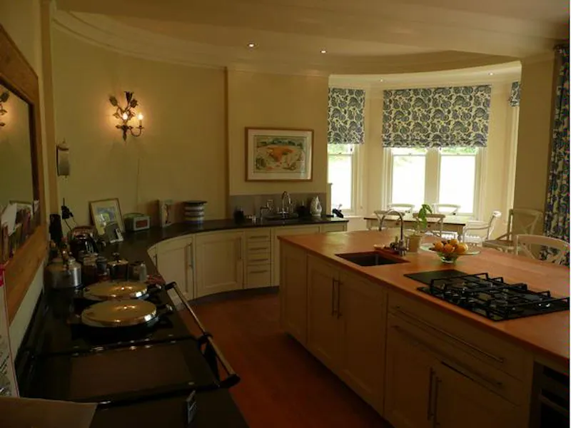 Kitchen at Great Missenden Regency house, A1275 (photo 4)