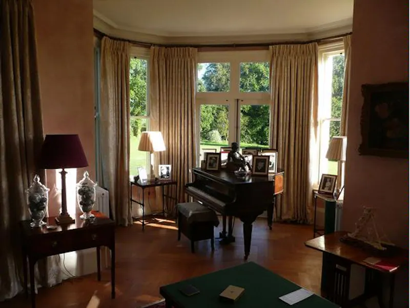 Piano at Great Missenden Regency house, A1275 (photo 10)