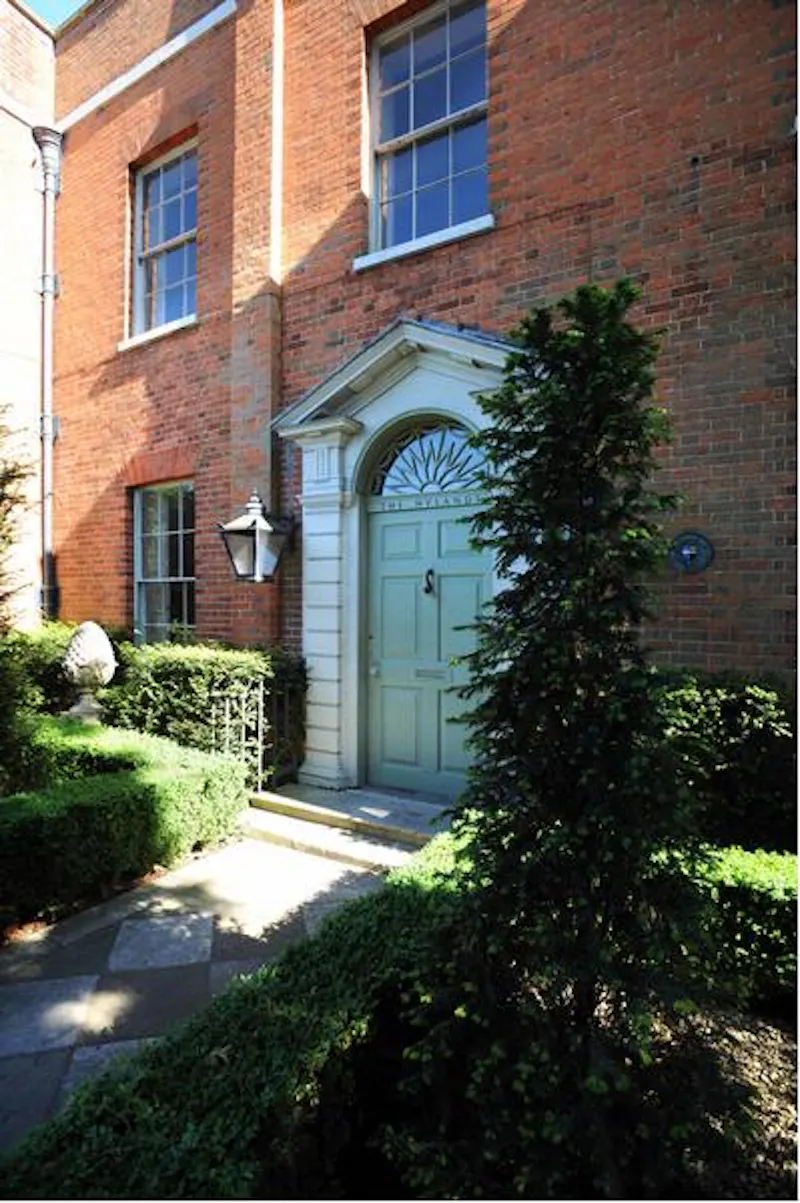 Georgian Epsom townhouse, A1276 (photo 1)
