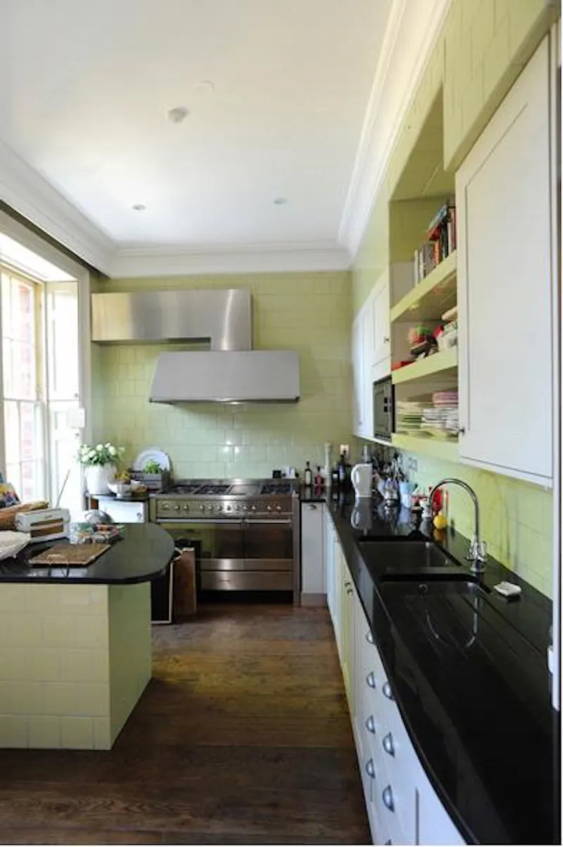 Kitchen at Georgian Epsom townhouse, A1276 (photo 10)