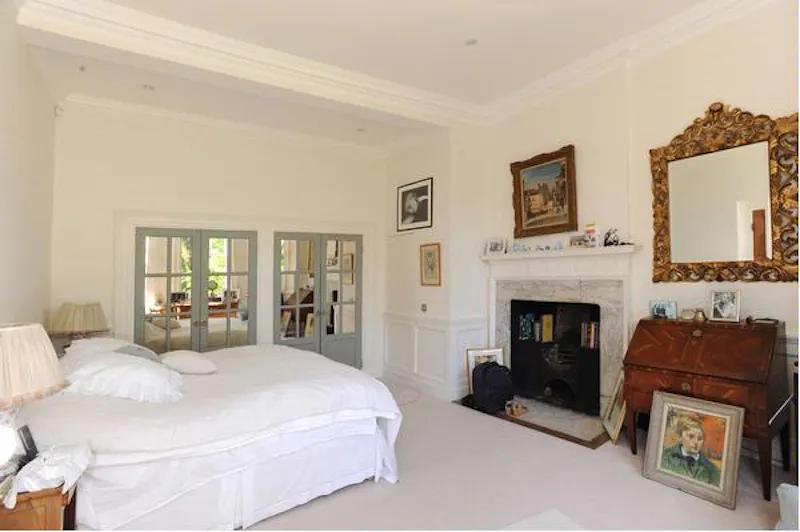 Bedroom at Georgian Epsom townhouse, A1276 (photo 16)