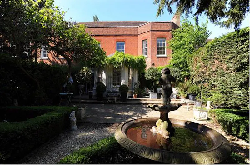 Garden at Georgian Epsom townhouse, A1276 (photo 21)