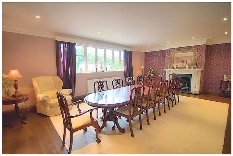 Dining room at Purley Modern country house, D2081 (photo 6)