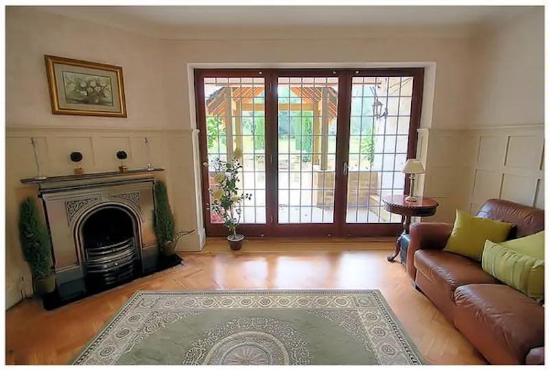 Fireplace at Purley Modern country house, D2081 (photo 7)