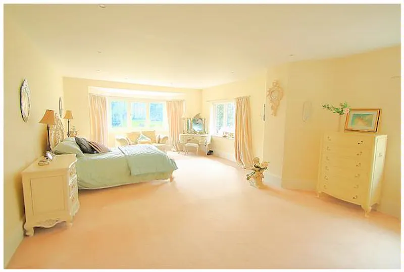 Bedroom at Purley Modern country house, D2081 (photo 16)