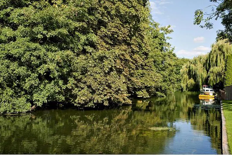 Film location D2083 in Berkshire (photo 18)