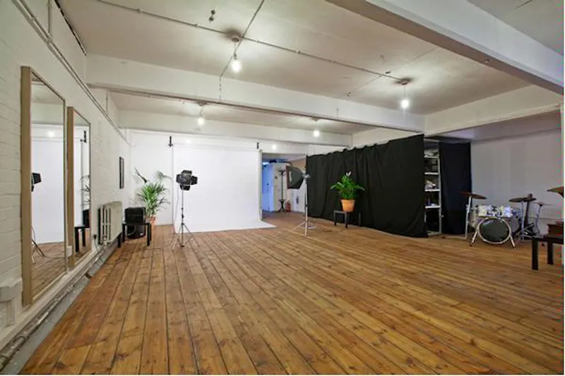 Open-plan Shadwell studio, N215 (photo 2)