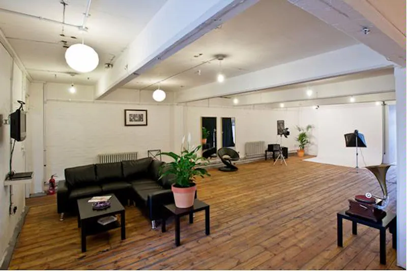 Open-plan Shadwell studio, N215 (photo 8)