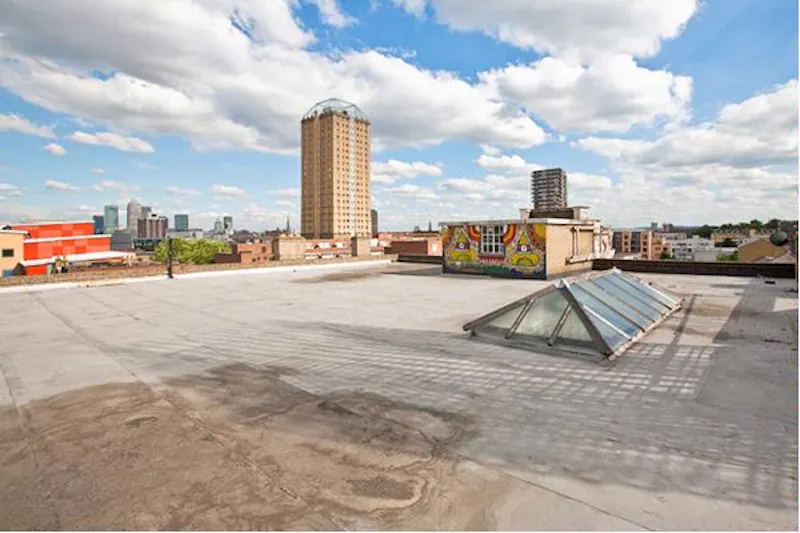 Roof terrace at Open-plan Shadwell studio, N215 (photo 21)