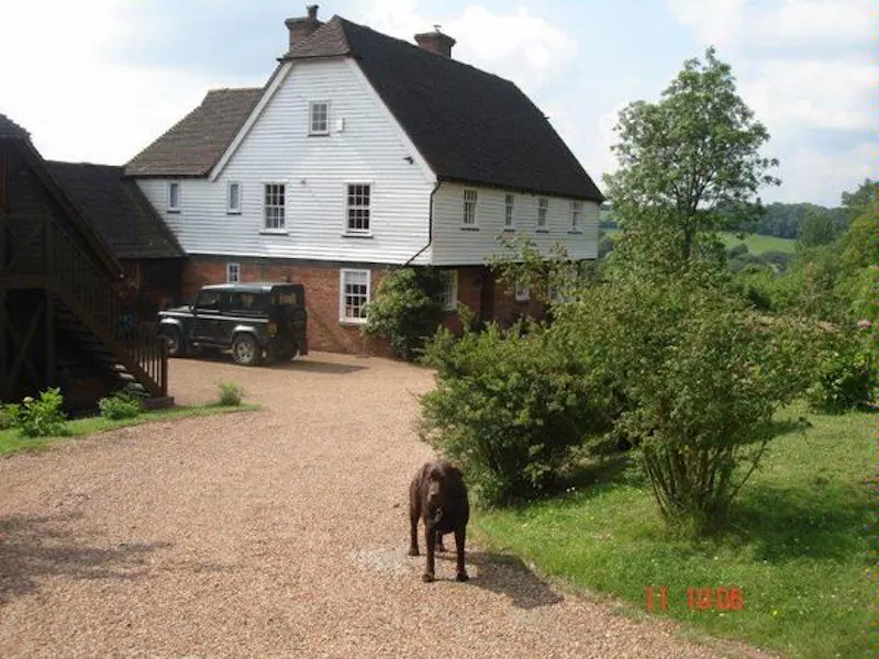 Driveway at Film location C820 in East Sussex (photo 1)