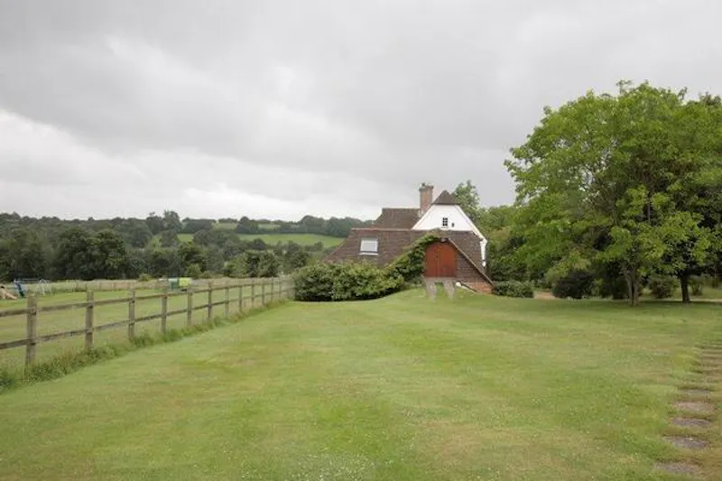 Garden at Film location C820 in East Sussex (photo 31)