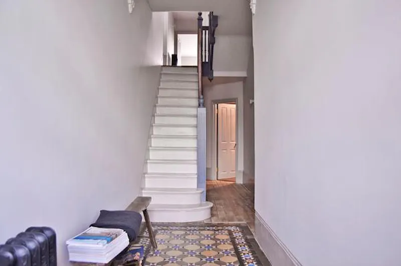 Entrance hall at Stripped back Kensal terrace, B1565 (photo 2)