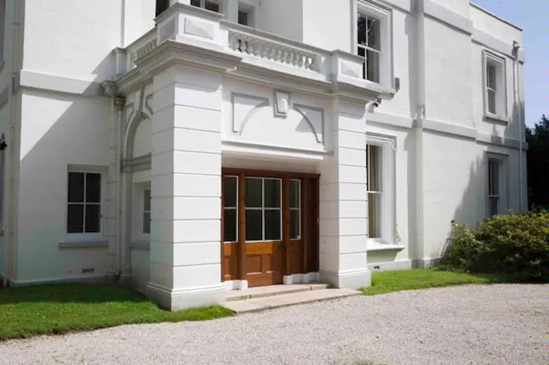 Opulent Plymouth country house, A1279 (photo 3)