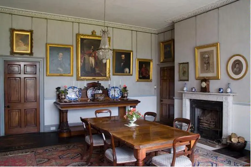 Dining room at Opulent Plymouth country house, A1279 (photo 6)
