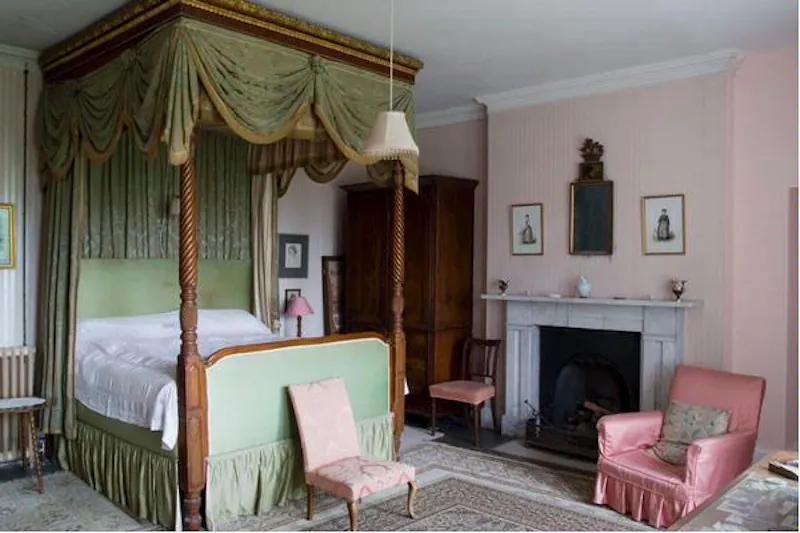 Bedroom at Opulent Plymouth country house, A1279 (photo 10)