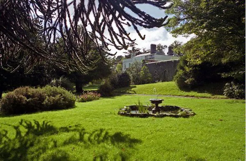 Garden at Opulent Plymouth country house, A1279 (photo 18)