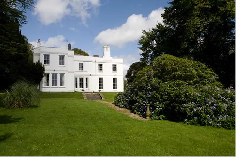 Opulent Plymouth country house, A1279 (photo 19)