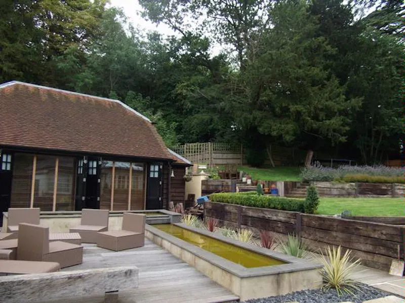 Terrace/Patio at Film location C821 in Middlesex (photo 13)