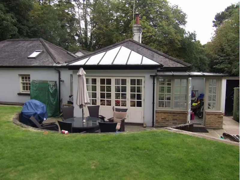 Garden at Film location C821 in Middlesex (photo 15)