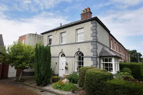 Classic family home in Knutsford, A1280