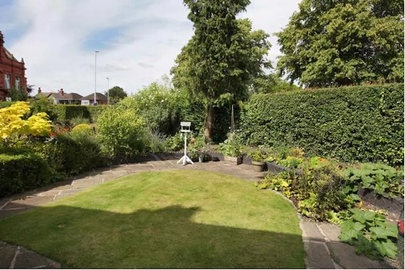 Garden at Classic family home in Knutsford, A1280 (photo 17)
