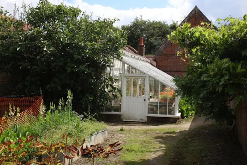 Greenhouse at Film location L631 in Norfolk (photo 24)