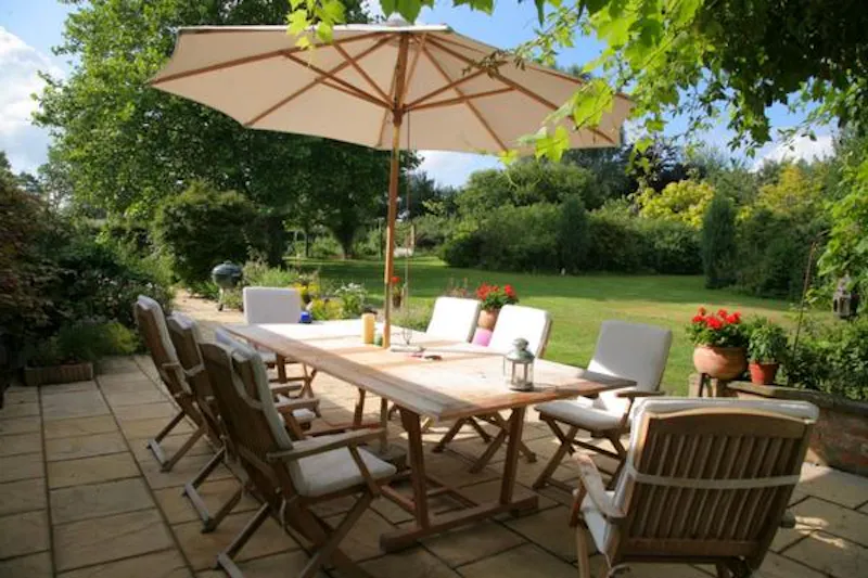 Terrace/Patio at Film location L632 in Wiltshire (photo 10)