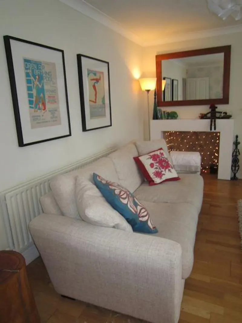 Living Room at Croydon ground floor apartment, F1001 (photo 7)