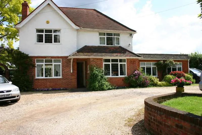 Driveway at Detached house Arborfield, B1567 (photo 1)