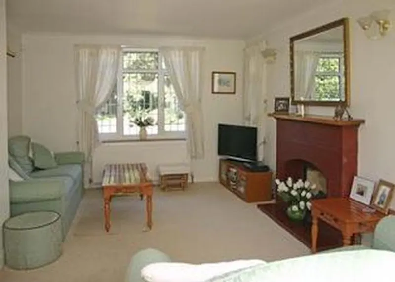 Detached house Arborfield, B1567 (photo 6)