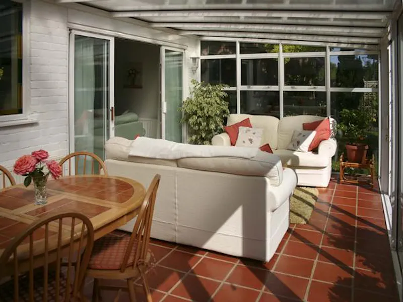 Conservatory at Detached house Arborfield, B1567 (photo 9)
