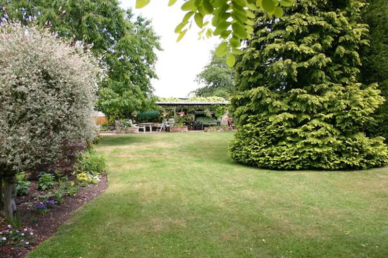 Garden at Detached house Arborfield, B1567 (photo 20)