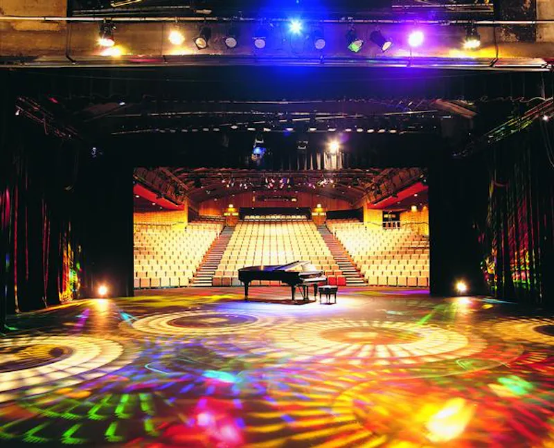 Stage at Blackfriars conference centre, R766 (photo 18)