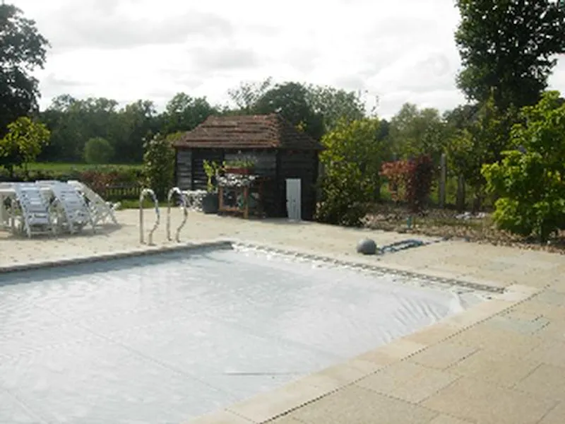 Swimming pool - outdoor at Film location L633 in East Sussex (photo 62)