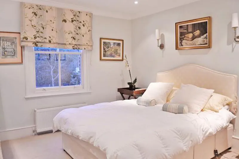 Bedroom at Elegant Terrace in Battersea, B1617 (photo 15)