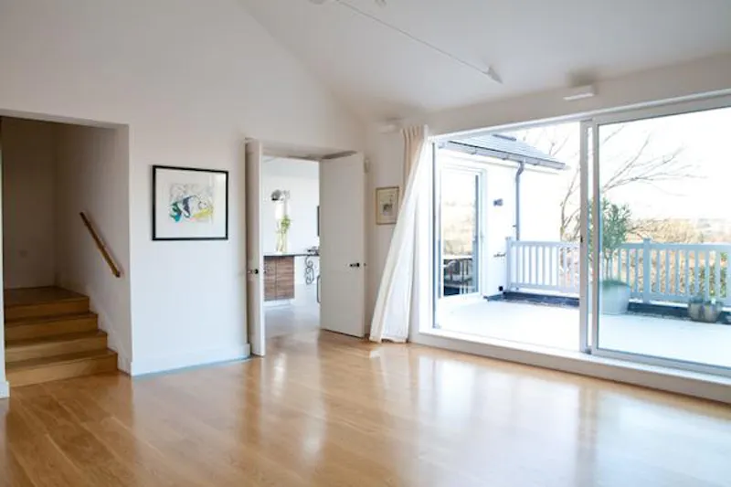 Modern Wimbledon house, D2087 (photo 12)