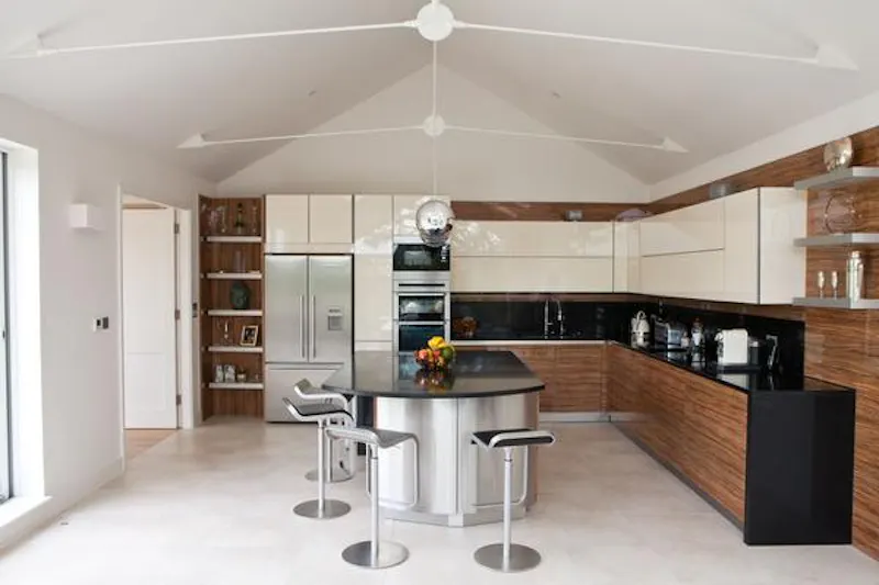Kitchen island at Modern Wimbledon house, D2087 (photo 14)