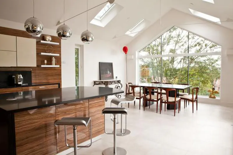 Kitchen island at Modern Wimbledon house, D2087 (photo 15)